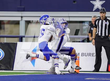 Thumbnail 1 in Stratford vs. Falls City (UIL Football 2A D1 Finals) photogallery.