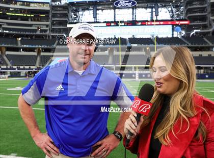 Thumbnail 1 in Stratford vs. Falls City (UIL Football 2A D1 Finals) photogallery.