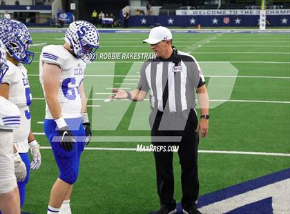 Thumbnail 3 in Stratford vs. Falls City (UIL Football 2A D1 Finals) photogallery.