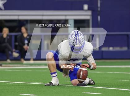 Thumbnail 2 in Stratford vs. Falls City (UIL Football 2A D1 Finals) photogallery.