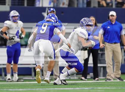 Thumbnail 1 in Stratford vs. Falls City (UIL Football 2A D1 Finals) photogallery.