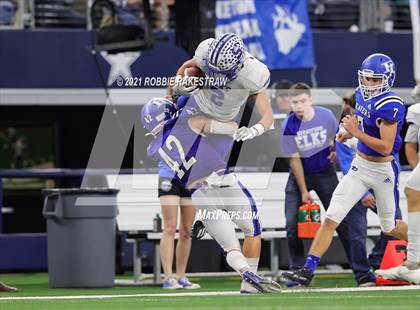 Thumbnail 2 in Stratford vs. Falls City (UIL Football 2A D1 Finals) photogallery.