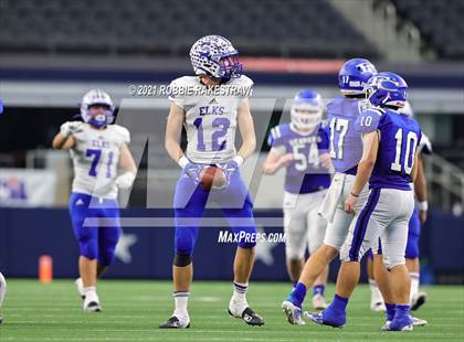 Thumbnail 1 in Stratford vs. Falls City (UIL Football 2A D1 Finals) photogallery.