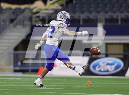 Thumbnail 2 in Stratford vs. Falls City (UIL Football 2A D1 Finals) photogallery.