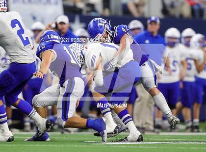 Thumbnail 2 in Stratford vs. Falls City (UIL Football 2A D1 Finals) photogallery.