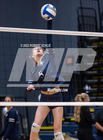 Thumbnail 3 in Rio Americano @ Vista del Lago photogallery.