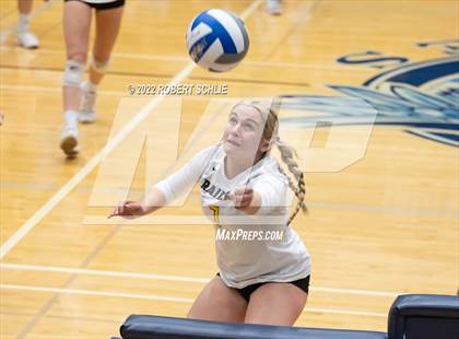 Thumbnail 3 in Rio Americano @ Vista del Lago photogallery.