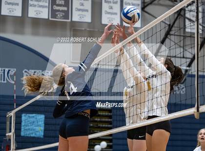 Thumbnail 3 in Rio Americano @ Vista del Lago photogallery.
