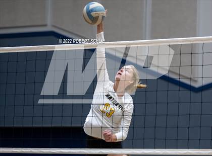 Thumbnail 3 in Rio Americano @ Vista del Lago photogallery.
