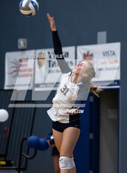 Thumbnail 3 in Rio Americano @ Vista del Lago photogallery.