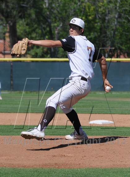 Thumbnail 1 in Esperanza vs. Canyon photogallery.