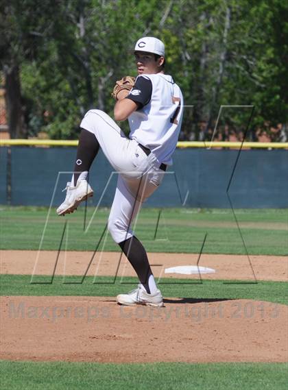 Thumbnail 1 in Esperanza vs. Canyon photogallery.