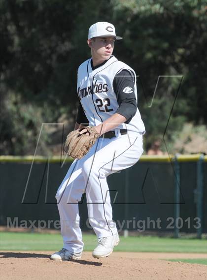 Thumbnail 1 in Esperanza vs. Canyon photogallery.