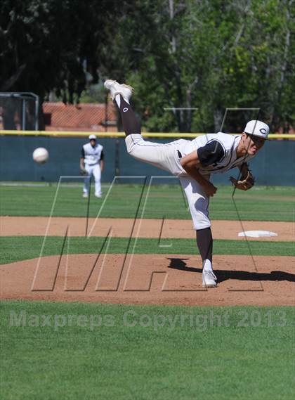 Thumbnail 2 in Esperanza vs. Canyon photogallery.