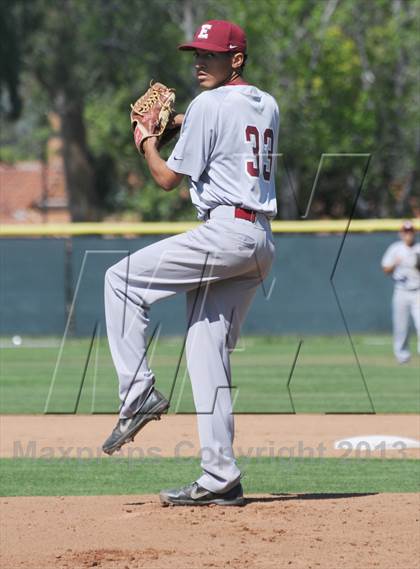 Thumbnail 2 in Esperanza vs. Canyon photogallery.