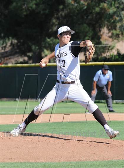 Thumbnail 1 in Esperanza vs. Canyon photogallery.