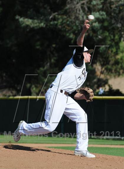 Thumbnail 2 in Esperanza vs. Canyon photogallery.