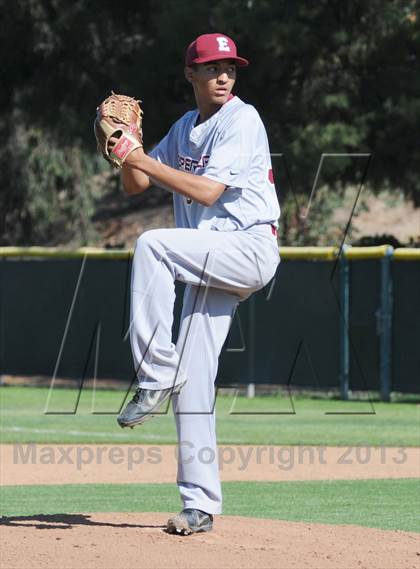Thumbnail 1 in Esperanza vs. Canyon photogallery.