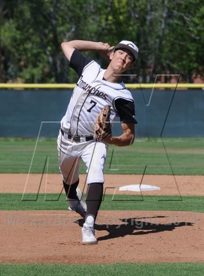 Thumbnail 3 in Esperanza vs. Canyon photogallery.