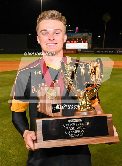 Thumbnail 2 in Salpointe Catholic vs. Flagstaff (AIA 4A Final - Awards) photogallery.
