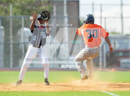 Thumbnail 3 in Jefferson vs. Eagle Academy (PSAL Section 12 A Round 1) photogallery.