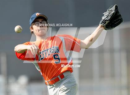 Thumbnail 1 in Jefferson vs. Eagle Academy (PSAL Section 12 A Round 1) photogallery.