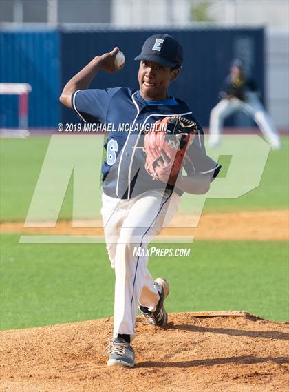 Thumbnail 3 in Jefferson vs. Eagle Academy (PSAL Section 12 A Round 1) photogallery.
