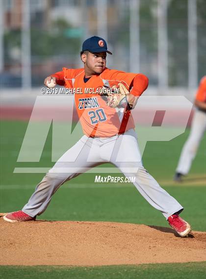 Thumbnail 2 in Jefferson vs. Eagle Academy (PSAL Section 12 A Round 1) photogallery.