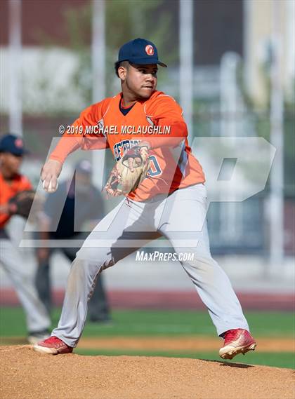 Thumbnail 2 in Jefferson vs. Eagle Academy (PSAL Section 12 A Round 1) photogallery.