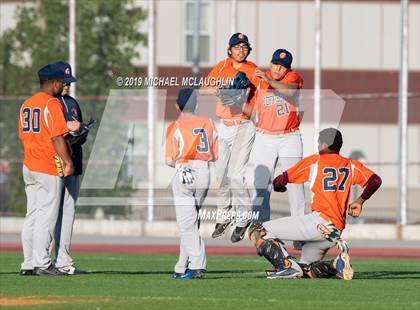 Thumbnail 2 in Jefferson vs. Eagle Academy (PSAL Section 12 A Round 1) photogallery.
