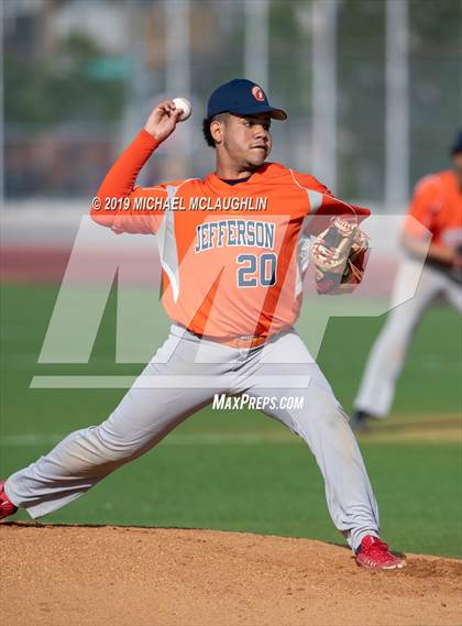 Thumbnail 3 in Jefferson vs. Eagle Academy (PSAL Section 12 A Round 1) photogallery.