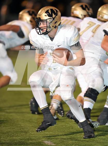 Thumbnail 2 in Winona vs. Whitewright (UIL 3A Division 2 Region 2 Semifinal) photogallery.