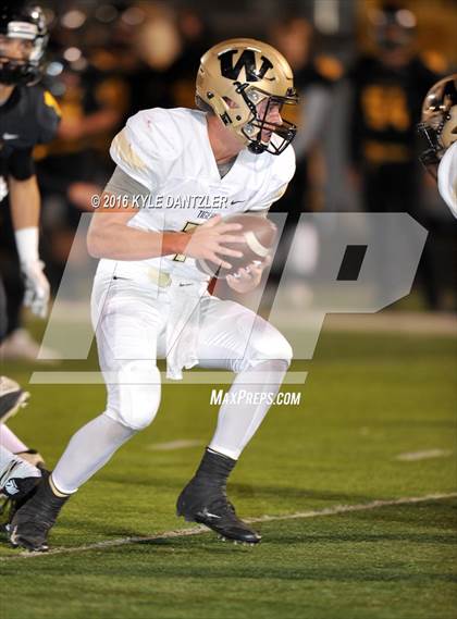 Thumbnail 2 in Winona vs. Whitewright (UIL 3A Division 2 Region 2 Semifinal) photogallery.