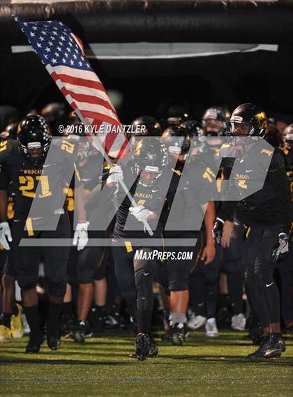 Thumbnail 3 in Winona vs. Whitewright (UIL 3A Division 2 Region 2 Semifinal) photogallery.