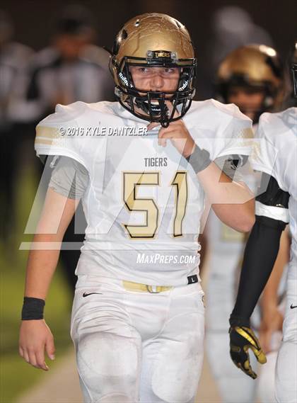 Thumbnail 3 in Winona vs. Whitewright (UIL 3A Division 2 Region 2 Semifinal) photogallery.