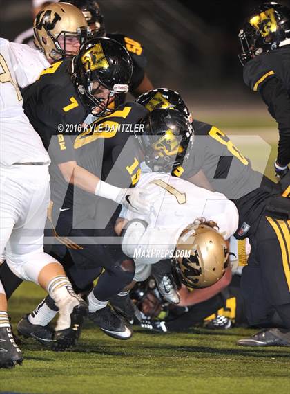 Thumbnail 1 in Winona vs. Whitewright (UIL 3A Division 2 Region 2 Semifinal) photogallery.