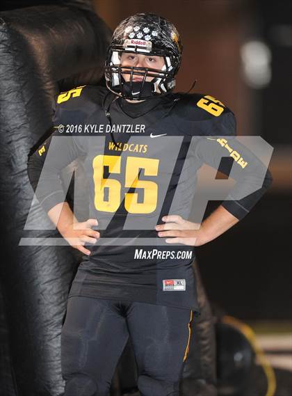 Thumbnail 1 in Winona vs. Whitewright (UIL 3A Division 2 Region 2 Semifinal) photogallery.