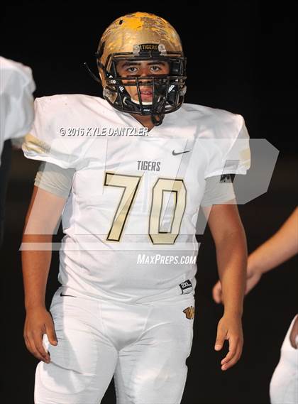 Thumbnail 2 in Winona vs. Whitewright (UIL 3A Division 2 Region 2 Semifinal) photogallery.
