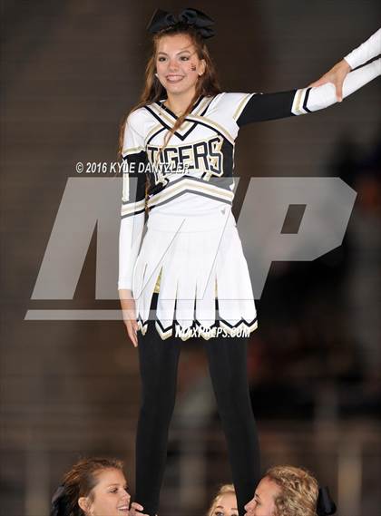 Thumbnail 3 in Winona vs. Whitewright (UIL 3A Division 2 Region 2 Semifinal) photogallery.