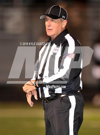 Thumbnail 2 in Winona vs. Whitewright (UIL 3A Division 2 Region 2 Semifinal) photogallery.