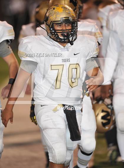 Thumbnail 2 in Winona vs. Whitewright (UIL 3A Division 2 Region 2 Semifinal) photogallery.