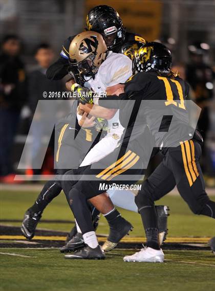 Thumbnail 1 in Winona vs. Whitewright (UIL 3A Division 2 Region 2 Semifinal) photogallery.