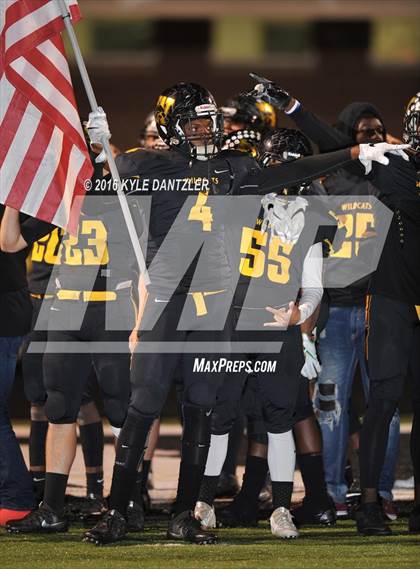 Thumbnail 3 in Winona vs. Whitewright (UIL 3A Division 2 Region 2 Semifinal) photogallery.