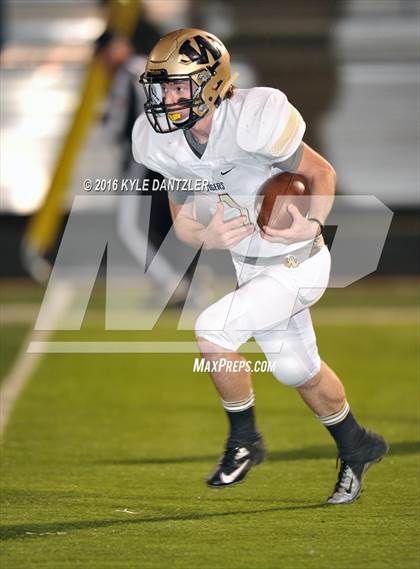Thumbnail 3 in Winona vs. Whitewright (UIL 3A Division 2 Region 2 Semifinal) photogallery.
