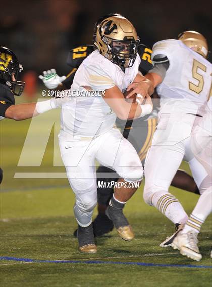Thumbnail 3 in Winona vs. Whitewright (UIL 3A Division 2 Region 2 Semifinal) photogallery.