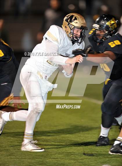 Thumbnail 1 in Winona vs. Whitewright (UIL 3A Division 2 Region 2 Semifinal) photogallery.