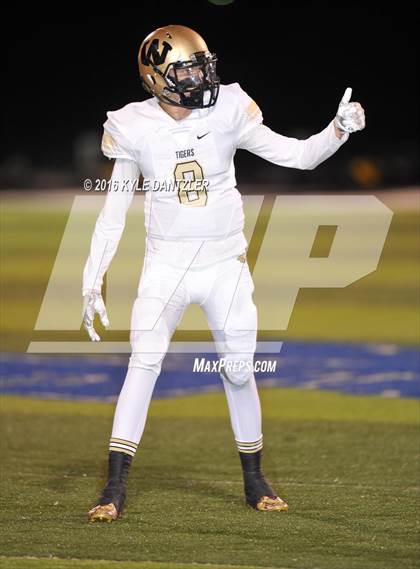 Thumbnail 3 in Winona vs. Whitewright (UIL 3A Division 2 Region 2 Semifinal) photogallery.