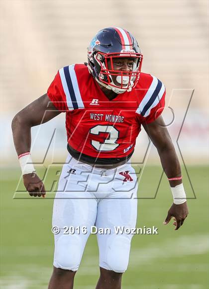 Thumbnail 1 in John Curtis Christian vs. West Monroe (Battle on the Border) photogallery.