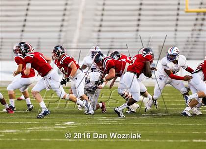 Thumbnail 1 in John Curtis Christian vs. West Monroe (Battle on the Border) photogallery.