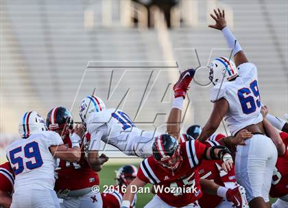 Thumbnail 2 in John Curtis Christian vs. West Monroe (Battle on the Border) photogallery.